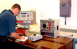 all-molded-case-circuit-breakers-are-electrically-tested